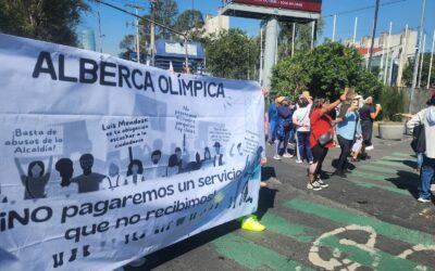 Autoridades engañan a usuarios de la alberca “Francisco Marquez”; casi un mes sin clases